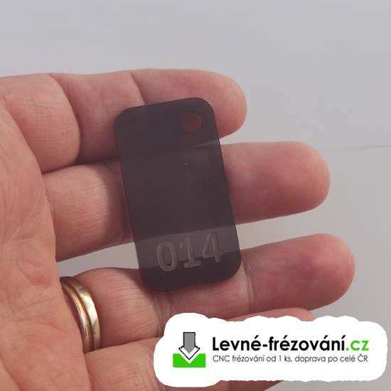 Plexisklo kouřové černé 014 - 2000 x 1000 - 3 mm - 740x420 mm