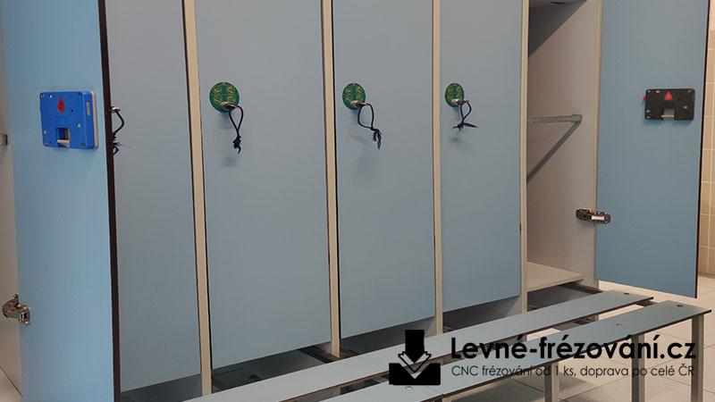 Modré šatní skříňky z kompaktních desek Modré šatní skříňky z kompaktních desek